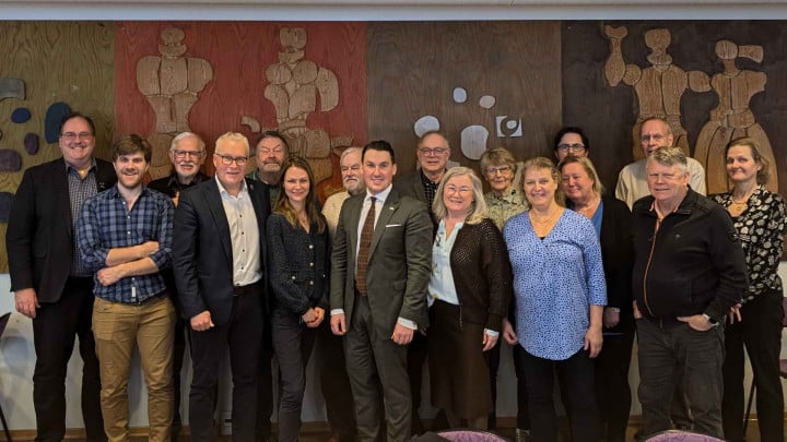 Deltagarna på årsmöte Liberalerna Tyresö 2026 med inbjudna gäster Nicole Forslund, Haninge och riksdagsledamot Joar Forssell