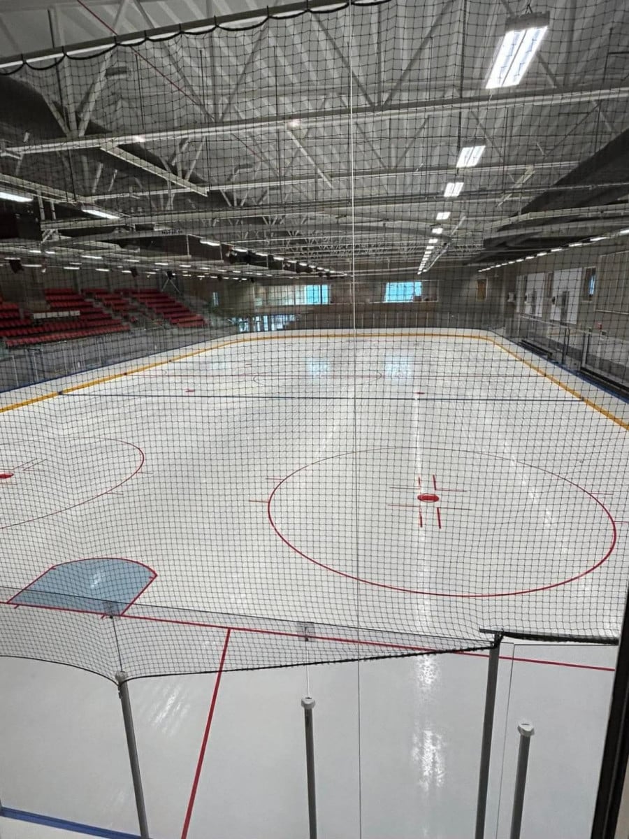 Isrinken i nya ishallen