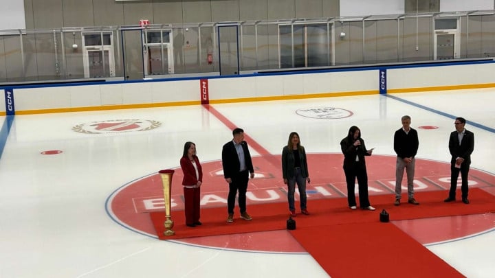 Tyresös nya ishall invigs som modern mötesplats för hockey och konståkning